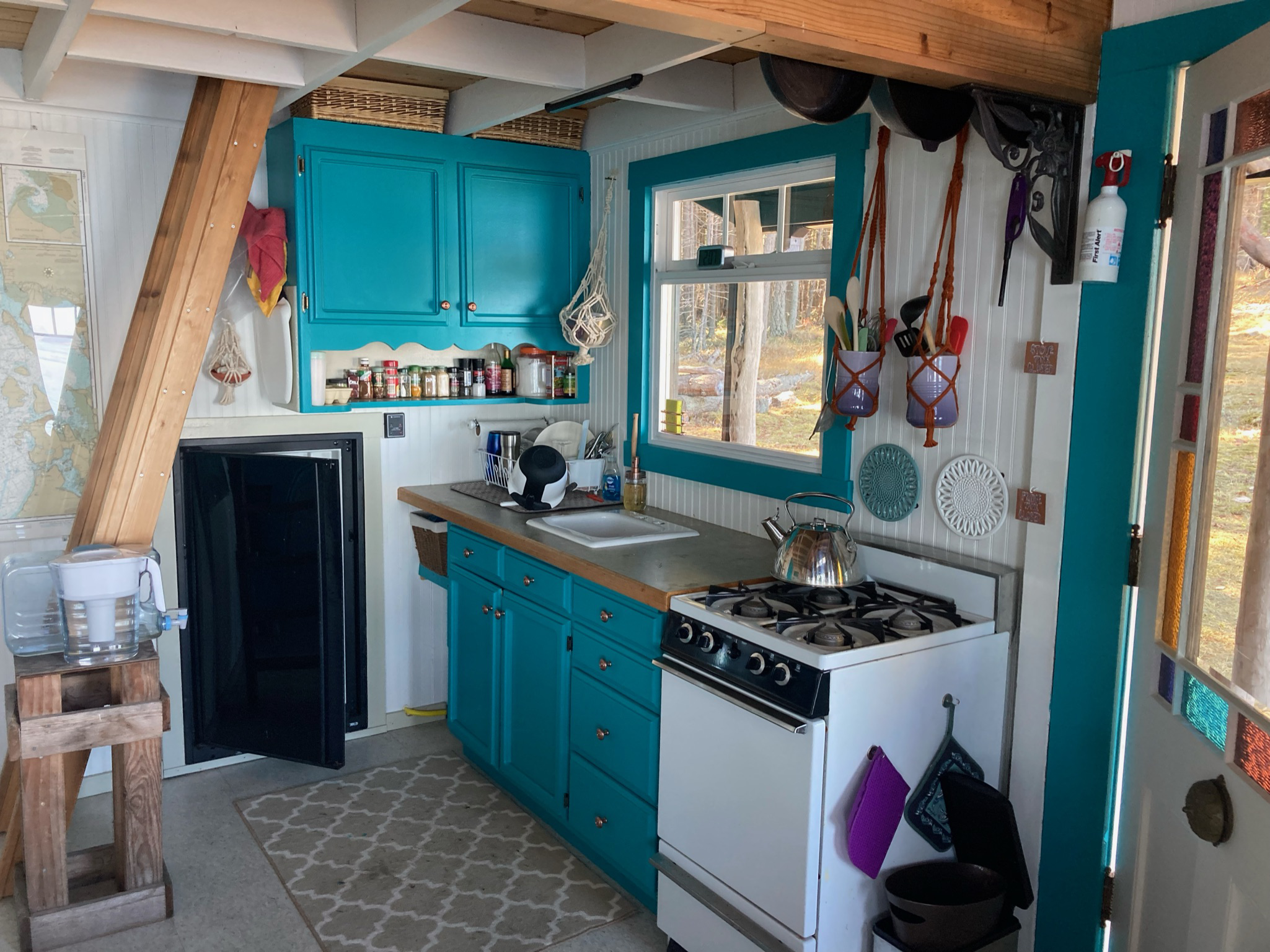 San Juan Stay — Cabin kitchen